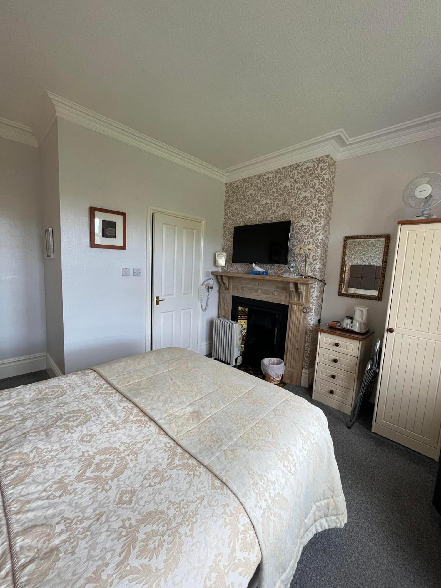Bryn Derwen Guest House Конви Номер фото